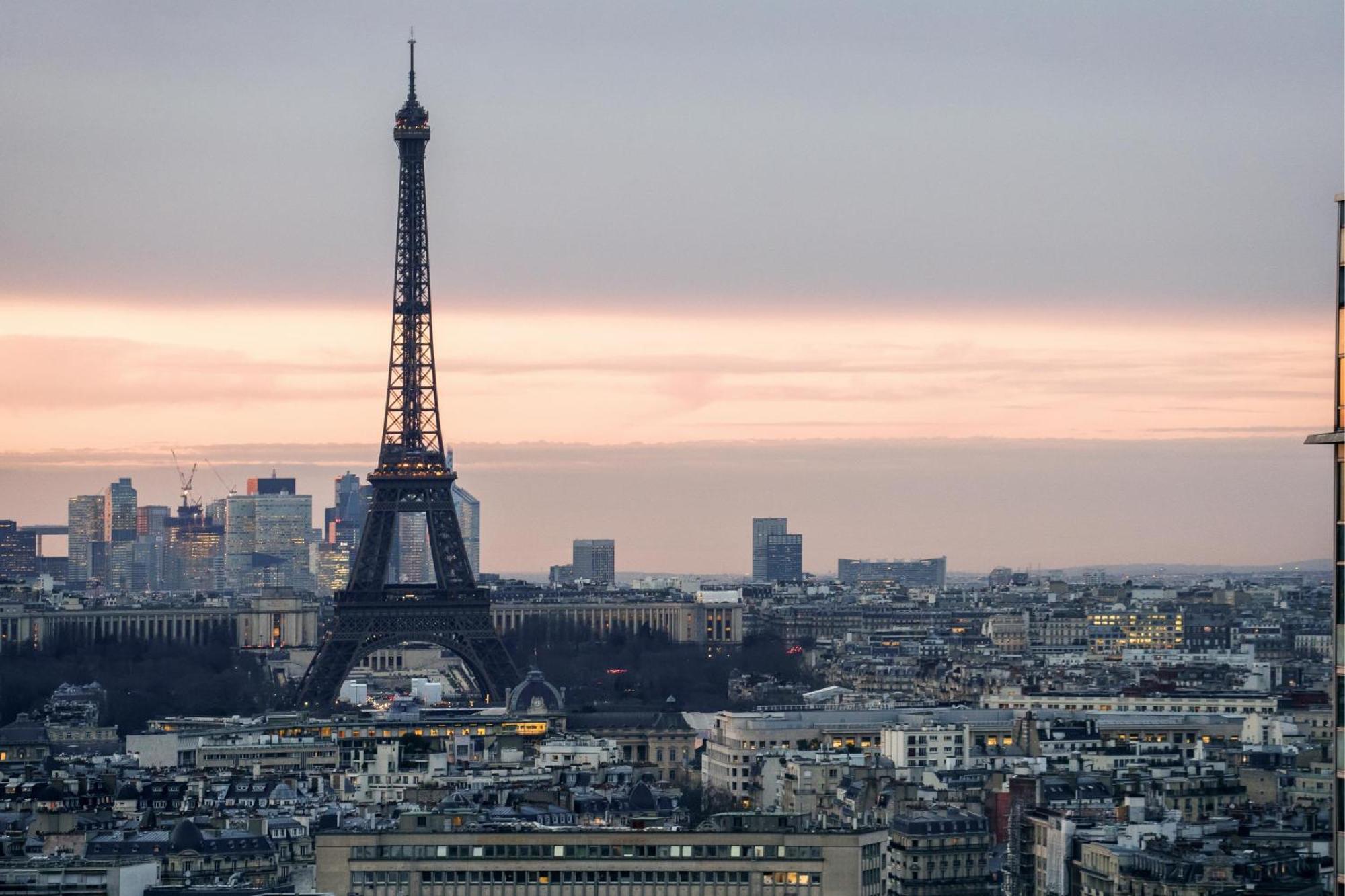 Paris Luxury Apartment 75M2 With Eiffel Tower View, 1 Min Metro, Parking Eksteriør bilde
