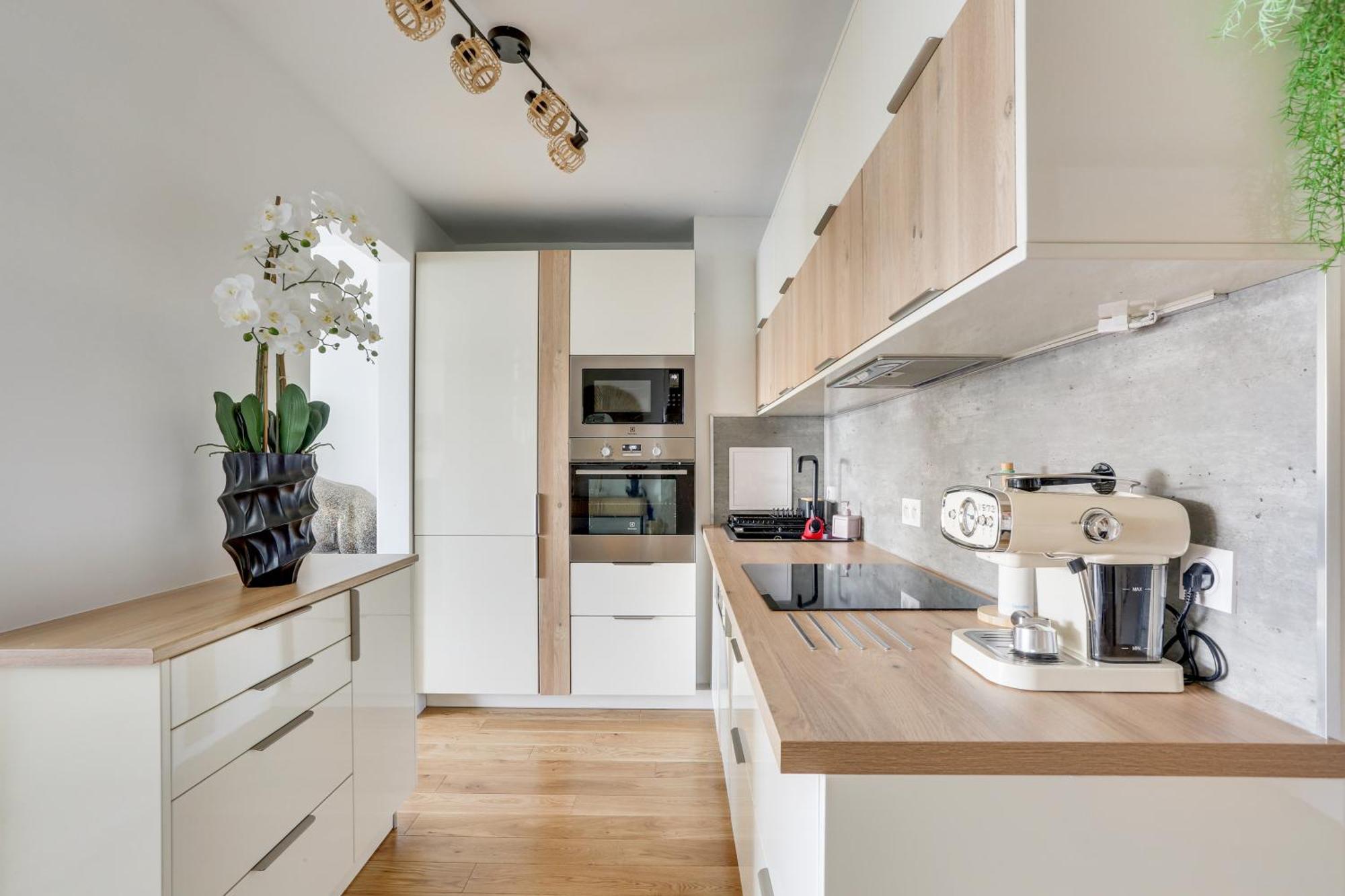 Paris Luxury Apartment 75M2 With Eiffel Tower View, 1 Min Metro, Parking Eksteriør bilde